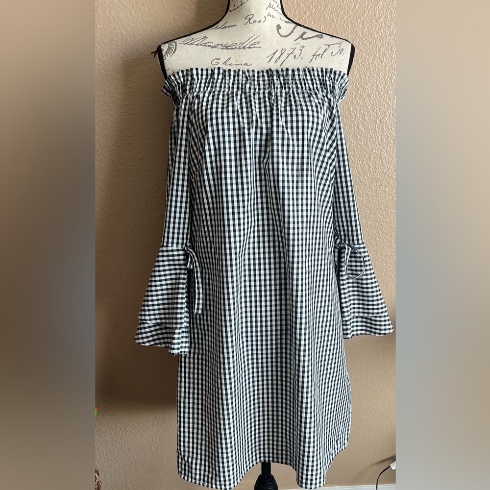 StyleHouse Gingham Off-the-Shoulder Flare Tier Bell Sleeves Short Dress - Picture 8 of 12